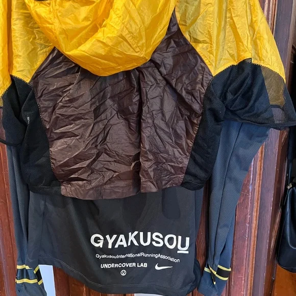 NIKE X UNDERCOVER GYAKUSOU TRANSFORM JACKET size M - Jackets